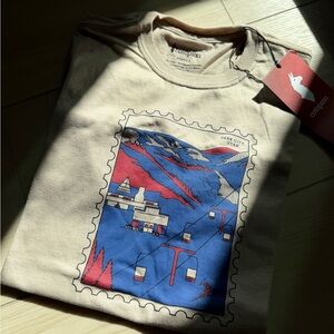 Cotopaxi Women’s Size S Park City Utah Graphic Tee Cream Ski Resort Design NWT